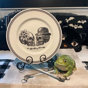 Vintage inspired Steampunk Goth Skull Design Plate with elegant accents New